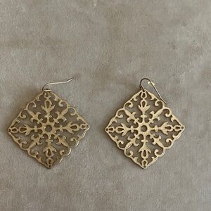 Elegant Gold Filigree Earrings